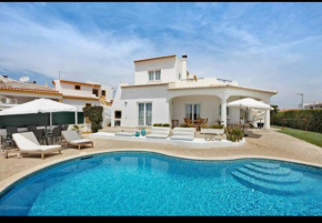 PRIVATE VILLA WITH POOL IN LAGOS
